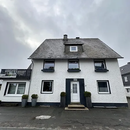 Ferienhaus Winterberg Lodge 度假居 *